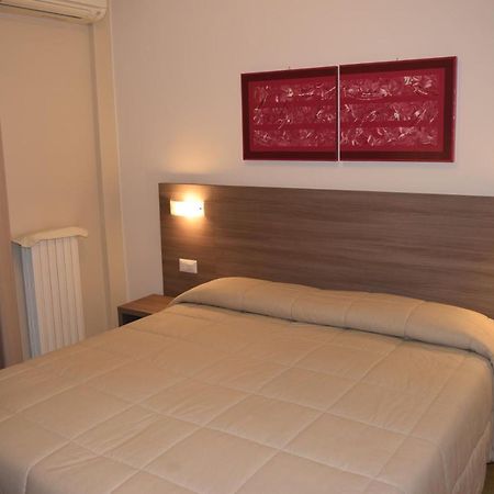 Hotel Pilotto Peschiera del Garda Buitenkant foto