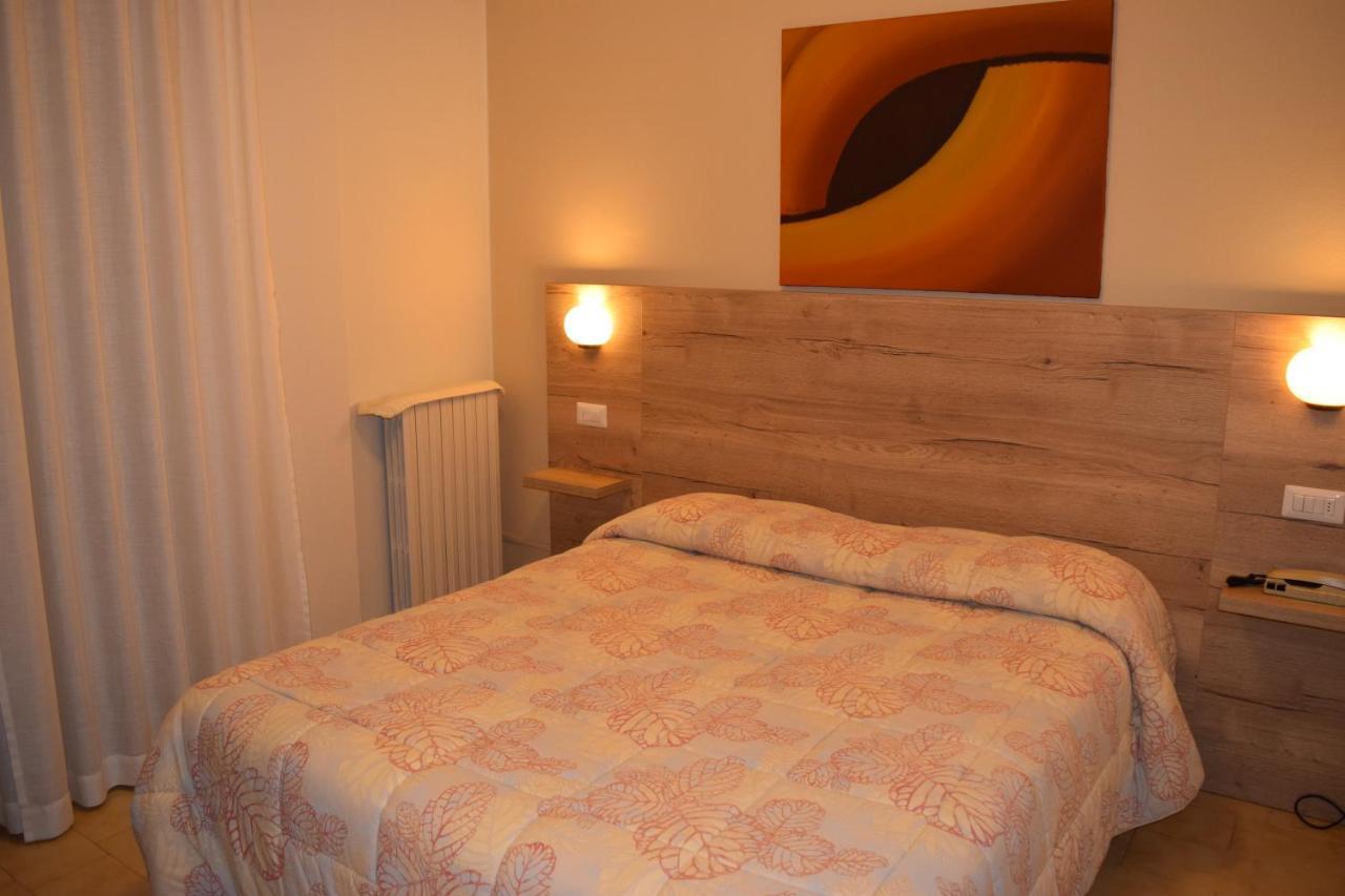 Hotel Pilotto Peschiera del Garda Buitenkant foto