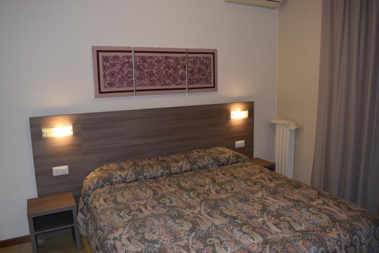 Hotel Pilotto Peschiera del Garda Buitenkant foto