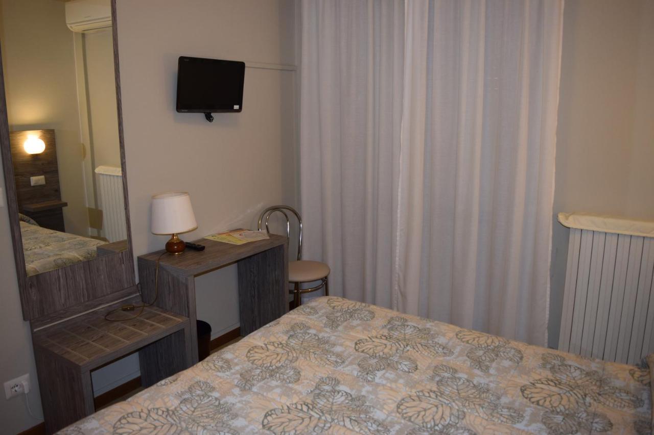 Hotel Pilotto Peschiera del Garda Buitenkant foto