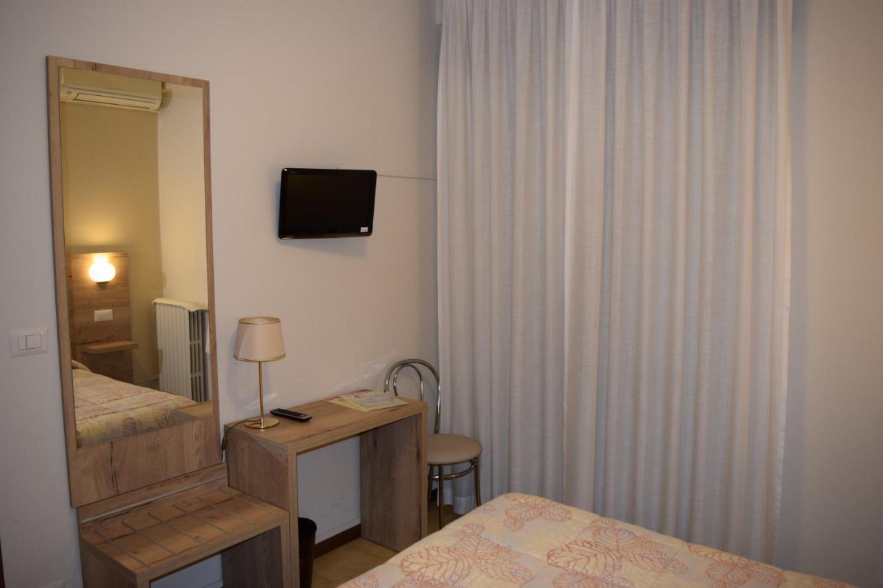 Hotel Pilotto Peschiera del Garda Buitenkant foto